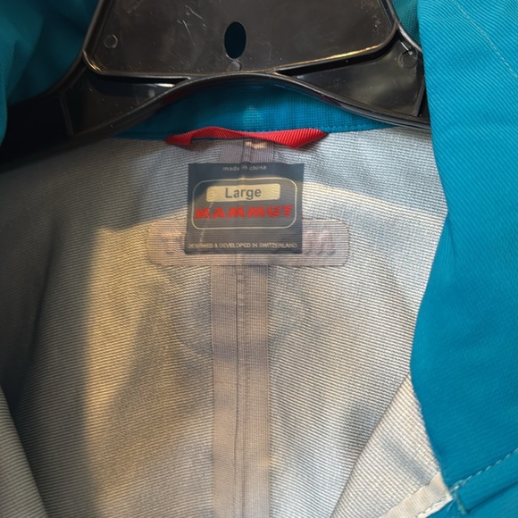 Women’s Mammut soft shell ￼
Beautiful colors - Picture 2 of 6